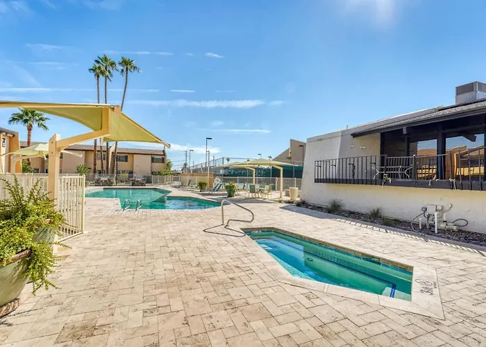 2br Sleeps 6 Pool Bbq Gym Hot Tub & Bar Hopping Ferienhaus Scottsdale