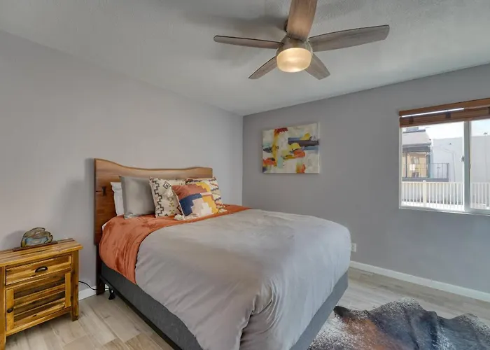 2br Sleeps 6 Pool Bbq Gym Hot Tub & Bar Hopping * Scottsdale